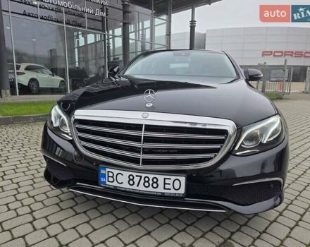 Черный Мерседес Е-Класс, объемом двигателя 1.95 л и пробегом 28 тыс. км за 37000 $, фото 2 на Automoto.ua