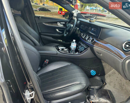 Чорний Мерседес Е-Клас, об'ємом двигуна 1.99 л та пробігом 85 тис. км за 31500 $, фото 4 на Automoto.ua