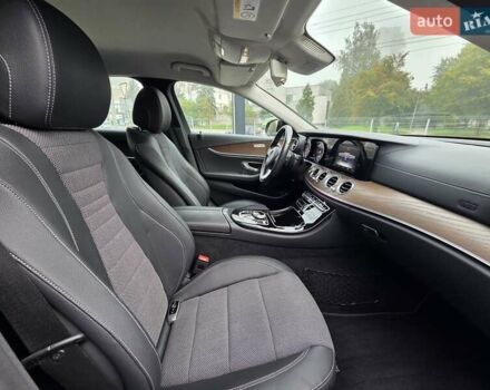 Черный Мерседес Е-Класс, объемом двигателя 1.95 л и пробегом 28 тыс. км за 37000 $, фото 15 на Automoto.ua