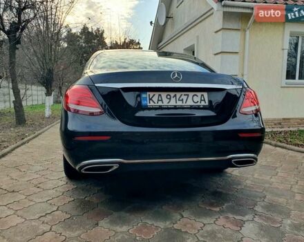 Черный Мерседес Е-Класс, объемом двигателя 1.95 л и пробегом 238 тыс. км за 33700 $, фото 5 на Automoto.ua