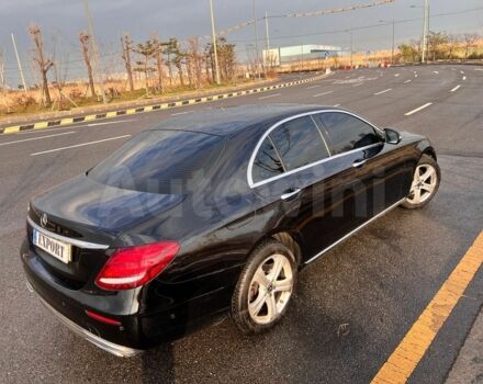 Чорний Мерседес Е-Клас, об'ємом двигуна 2 л та пробігом 94 тис. км за 19900 $, фото 4 на Automoto.ua