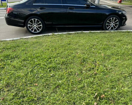 Чорний Мерседес Е-Клас, об'ємом двигуна 2 л та пробігом 216 тис. км за 27000 $, фото 6 на Automoto.ua