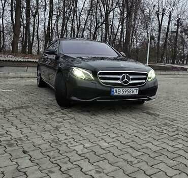 Чорний Мерседес Е-Клас, об'ємом двигуна 1.95 л та пробігом 225 тис. км за 26900 $, фото 5 на Automoto.ua