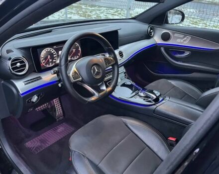 Черный Мерседес Е-Класс, объемом двигателя 0 л и пробегом 128 тыс. км за 25000 $, фото 9 на Automoto.ua