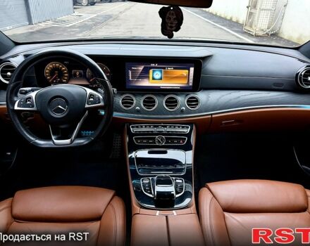 Черный Мерседес Е-Класс, объемом двигателя 2 л и пробегом 117 тыс. км за 33000 $, фото 7 на Automoto.ua
