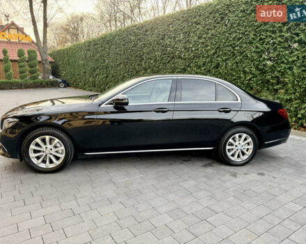 Черный Мерседес Е-Класс, объемом двигателя 1.95 л и пробегом 102 тыс. км за 34300 $, фото 2 на Automoto.ua