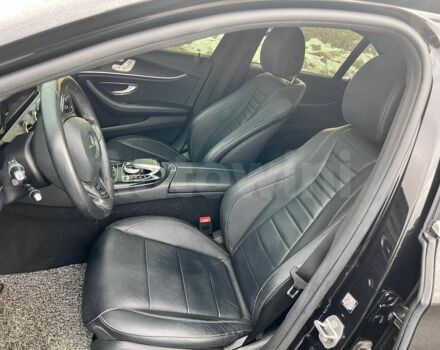 Чорний Мерседес Е-Клас, об'ємом двигуна 2 л та пробігом 94 тис. км за 19900 $, фото 6 на Automoto.ua