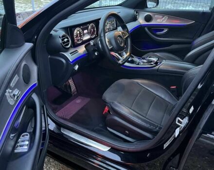 Черный Мерседес Е-Класс, объемом двигателя 0 л и пробегом 128 тыс. км за 25000 $, фото 11 на Automoto.ua