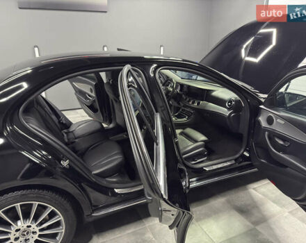 Черный Мерседес Е-Класс, объемом двигателя 2 л и пробегом 197 тыс. км за 29999 $, фото 62 на Automoto.ua