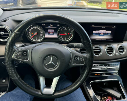 Чорний Мерседес Е-Клас, об'ємом двигуна 2 л та пробігом 216 тис. км за 27000 $, фото 11 на Automoto.ua