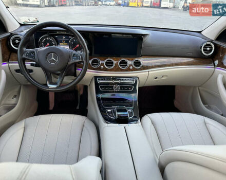 Черный Мерседес Е-Класс, объемом двигателя 1.99 л и пробегом 140 тыс. км за 24900 $, фото 10 на Automoto.ua