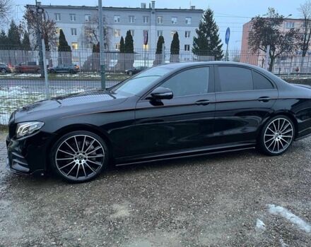 Черный Мерседес Е-Класс, объемом двигателя 0 л и пробегом 128 тыс. км за 25000 $, фото 4 на Automoto.ua
