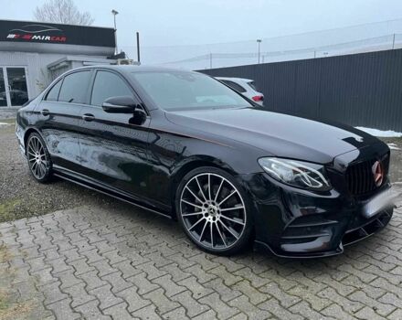 Черный Мерседес Е-Класс, объемом двигателя 0 л и пробегом 128 тыс. км за 25000 $, фото 6 на Automoto.ua