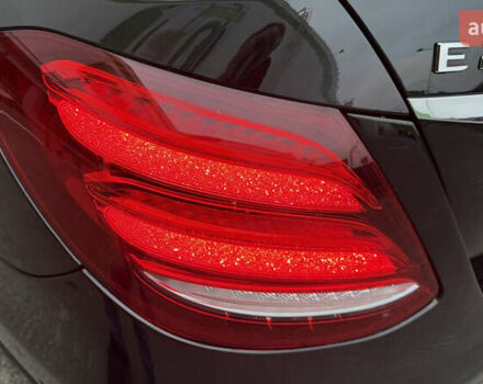 Черный Мерседес Е-Класс, объемом двигателя 2 л и пробегом 190 тыс. км за 26500 $, фото 13 на Automoto.ua