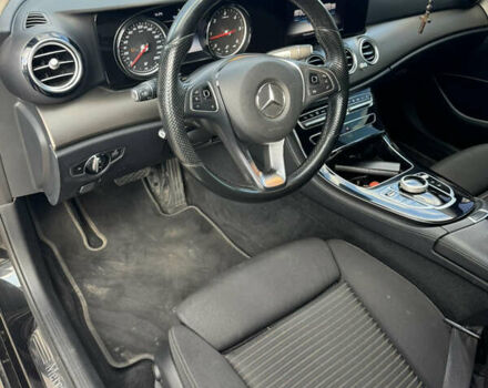 Чорний Мерседес Е-Клас, об'ємом двигуна 2 л та пробігом 216 тис. км за 27000 $, фото 9 на Automoto.ua