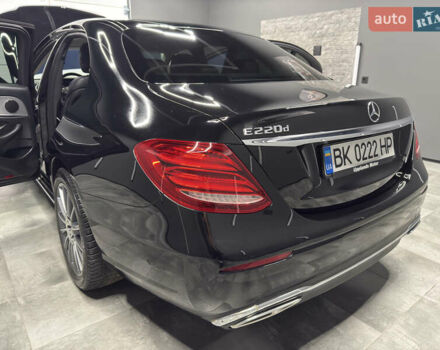 Черный Мерседес Е-Класс, объемом двигателя 2 л и пробегом 197 тыс. км за 29999 $, фото 74 на Automoto.ua