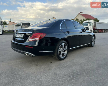 Черный Мерседес Е-Класс, объемом двигателя 1.99 л и пробегом 140 тыс. км за 24900 $, фото 3 на Automoto.ua