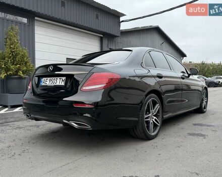 Черный Мерседес Е-Класс, объемом двигателя 1.95 л и пробегом 117 тыс. км за 33000 $, фото 7 на Automoto.ua