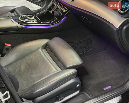 Черный Мерседес Е-Класс, объемом двигателя 2 л и пробегом 197 тыс. км за 29999 $, фото 29 на Automoto.ua