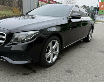 Черный Мерседес Е-Класс, объемом двигателя 2 л и пробегом 190 тыс. км за 26500 $, фото 2 на Automoto.ua