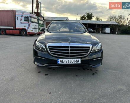 Черный Мерседес Е-Класс, объемом двигателя 1.99 л и пробегом 140 тыс. км за 24900 $, фото 1 на Automoto.ua