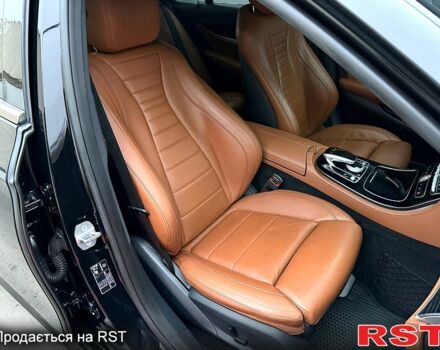 Черный Мерседес Е-Класс, объемом двигателя 2 л и пробегом 117 тыс. км за 33000 $, фото 11 на Automoto.ua