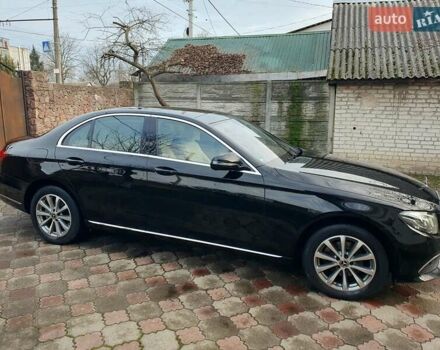 Черный Мерседес Е-Класс, объемом двигателя 1.95 л и пробегом 238 тыс. км за 33700 $, фото 6 на Automoto.ua