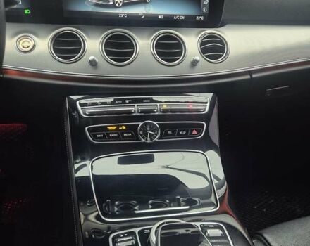 Черный Мерседес Е-Класс, объемом двигателя 1.95 л и пробегом 140 тыс. км за 35000 $, фото 19 на Automoto.ua