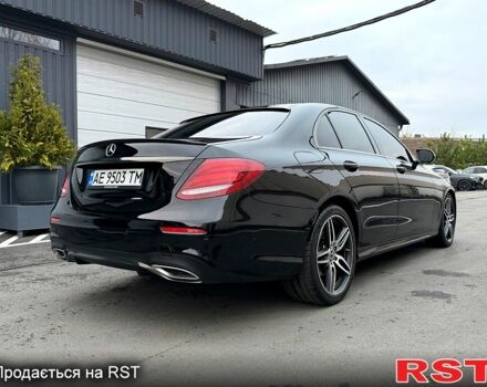 Черный Мерседес Е-Класс, объемом двигателя 2 л и пробегом 117 тыс. км за 33000 $, фото 6 на Automoto.ua