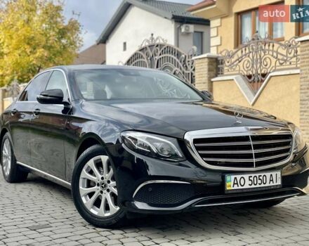 Мерседес Е-Класс 2017 в Мукачеве на Automoto.ua Черный Мерседес Е-Класс, объемом двигателя 1.99 л и пробегом 92 тыс. км за 33900 $, фото 2 на Automoto.ua