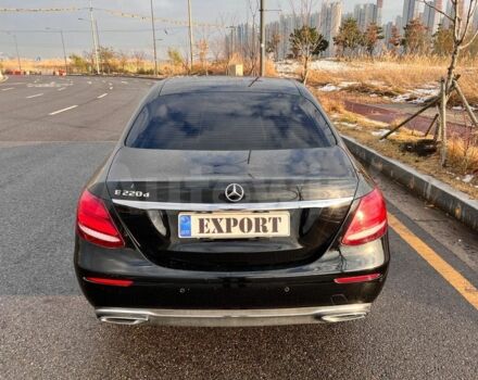 Чорний Мерседес Е-Клас, об'ємом двигуна 2 л та пробігом 94 тис. км за 19900 $, фото 3 на Automoto.ua