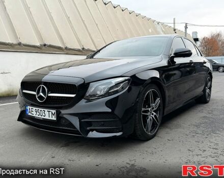 Черный Мерседес Е-Класс, объемом двигателя 2 л и пробегом 117 тыс. км за 33000 $, фото 2 на Automoto.ua