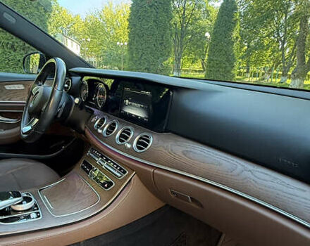 Черный Мерседес Е-Класс, объемом двигателя 1.95 л и пробегом 147 тыс. км за 30500 $, фото 18 на Automoto.ua