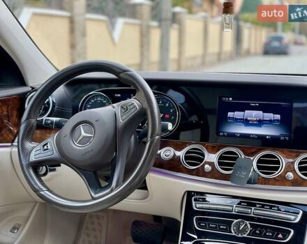 Мерседес Е-Класс 2017 в Мукачеве на Automoto.ua Черный Мерседес Е-Класс, объемом двигателя 1.99 л и пробегом 92 тыс. км за 33900 $, фото 18 на Automoto.ua