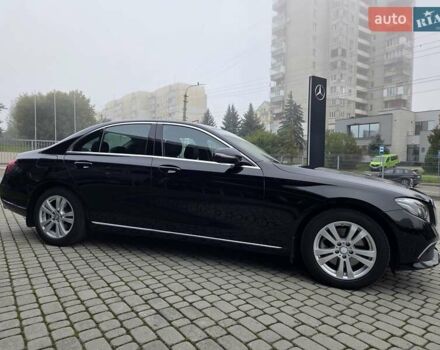 Черный Мерседес Е-Класс, объемом двигателя 1.95 л и пробегом 28 тыс. км за 37000 $, фото 5 на Automoto.ua