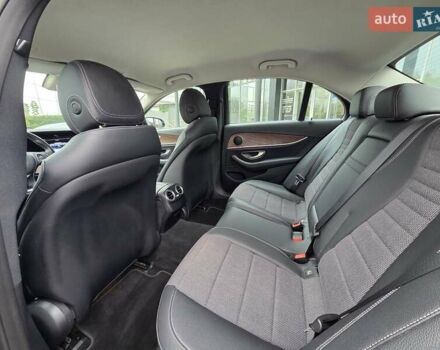 Черный Мерседес Е-Класс, объемом двигателя 1.95 л и пробегом 28 тыс. км за 37000 $, фото 18 на Automoto.ua