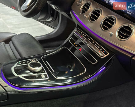 Черный Мерседес Е-Класс, объемом двигателя 2 л и пробегом 197 тыс. км за 29999 $, фото 31 на Automoto.ua