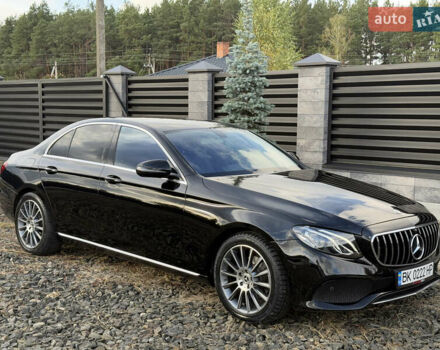 Черный Мерседес Е-Класс, объемом двигателя 2 л и пробегом 197 тыс. км за 29999 $, фото 14 на Automoto.ua