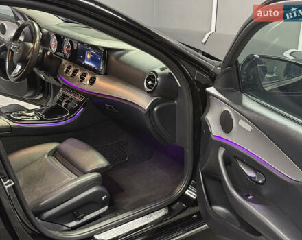 Черный Мерседес Е-Класс, объемом двигателя 2 л и пробегом 197 тыс. км за 29999 $, фото 27 на Automoto.ua