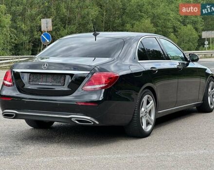 Черный Мерседес Е-Класс, объемом двигателя 1.95 л и пробегом 375 тыс. км за 21899 $, фото 6 на Automoto.ua