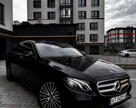 Чорний Мерседес Е-Клас, об'ємом двигуна 2 л та пробігом 405 тис. км за 22800 $, фото 2 на Automoto.ua