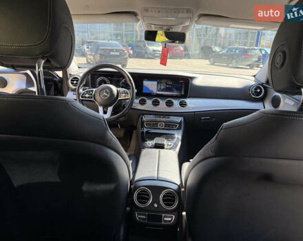 Черный Мерседес Е-Класс, объемом двигателя 1.95 л и пробегом 199 тыс. км за 27600 $, фото 5 на Automoto.ua