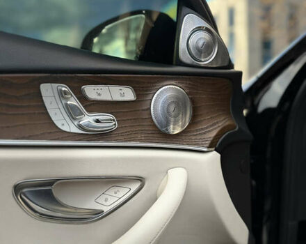 Чорний Мерседес Е-Клас, об'ємом двигуна 3 л та пробігом 154 тис. км за 40500 $, фото 6 на Automoto.ua