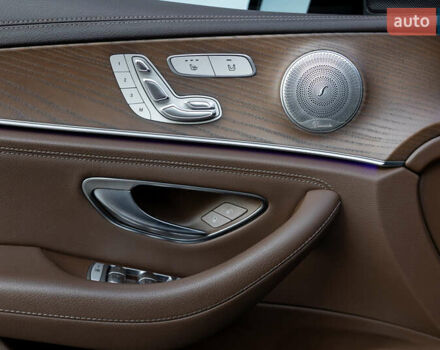 Черный Мерседес Е-Класс, объемом двигателя 1.95 л и пробегом 225 тыс. км за 35500 $, фото 22 на Automoto.ua