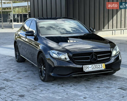 Черный Мерседес Е-Класс, объемом двигателя 2 л и пробегом 227 тыс. км за 27000 $, фото 1 на Automoto.ua