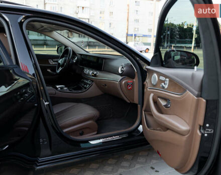 Черный Мерседес Е-Класс, объемом двигателя 1.95 л и пробегом 225 тыс. км за 35500 $, фото 29 на Automoto.ua