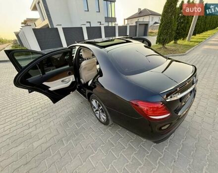 Черный Мерседес Е-Класс, объемом двигателя 2 л и пробегом 113 тыс. км за 33500 $, фото 25 на Automoto.ua