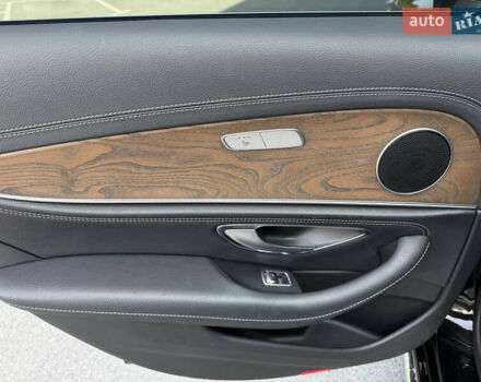 Черный Мерседес Е-Класс, объемом двигателя 2 л и пробегом 145 тыс. км за 28500 $, фото 16 на Automoto.ua