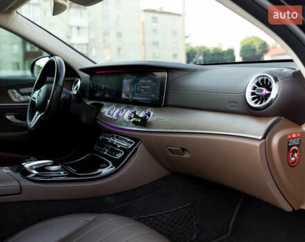 Черный Мерседес Е-Класс, объемом двигателя 1.95 л и пробегом 225 тыс. км за 35500 $, фото 37 на Automoto.ua