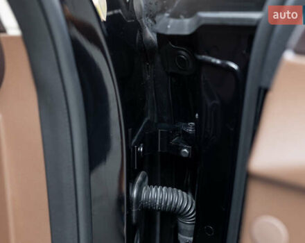 Черный Мерседес Е-Класс, объемом двигателя 1.95 л и пробегом 225 тыс. км за 35500 $, фото 31 на Automoto.ua